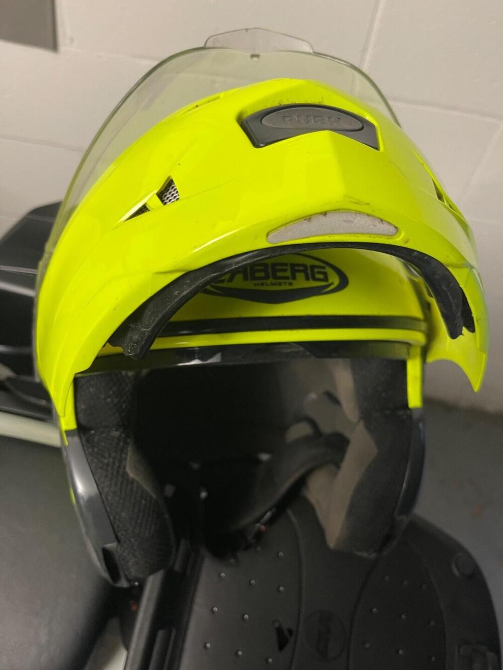 Vendesi Casco integrale modulare Fluo Caberg (2)
