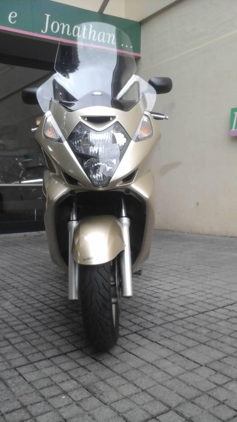 Honda Silver Wing 600 (2001 - 05) (3)