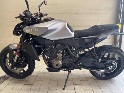 Husqvarna Vitpilen 801 L (2025) usata