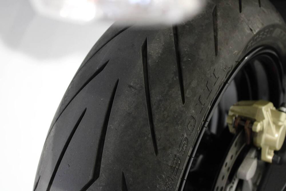 Aprilia Dorsoduro 900 (2017 - 20) (7)