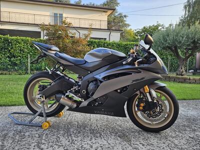 Yamaha YZF R6 (2010 - 16) usata