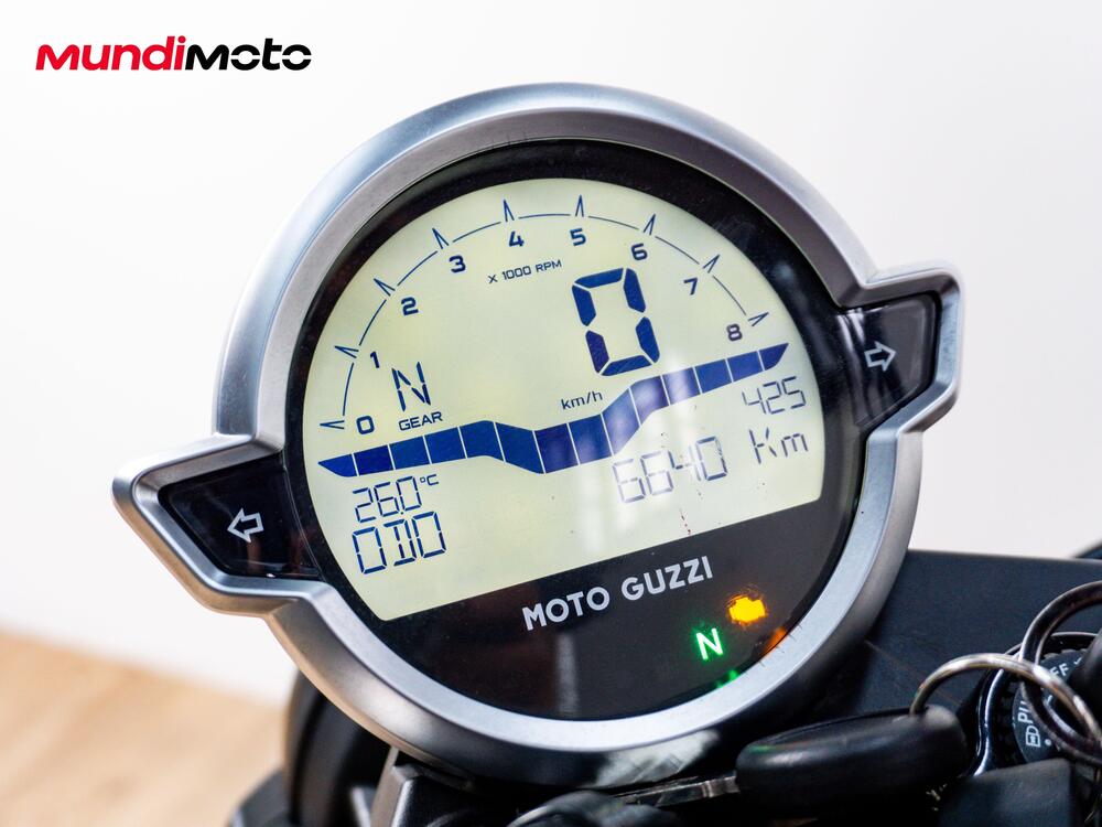 Moto Guzzi V7 III Stone (2017 - 20) (12)