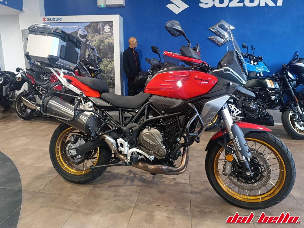 QJ Motor SRT 700 SX (2025 - 26)