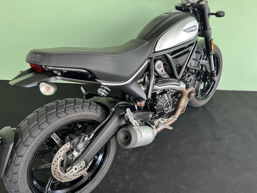 Ducati Scrambler 800 Icon Dark (2020) (9)