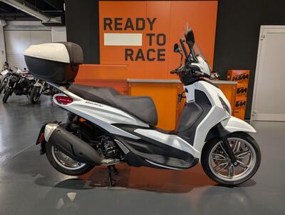Piaggio Beverly 300 Hpe (2021) usata