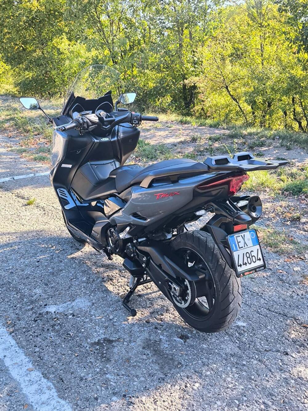Yamaha T-Max 560 Tech Max (2021) (4)