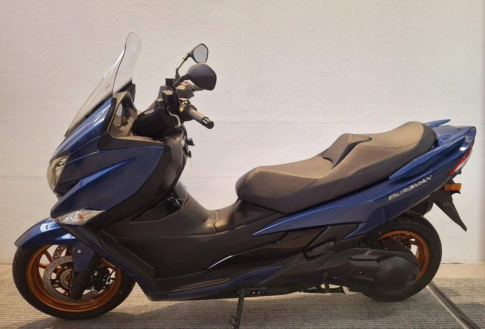 Suzuki Burgman 400 (2025 - 26) (2)