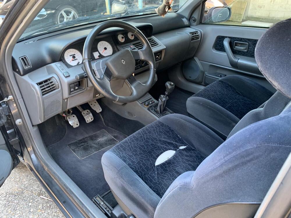 Renault Clio 1.8 16v aria condizionata  d'epoca a Milano (5)