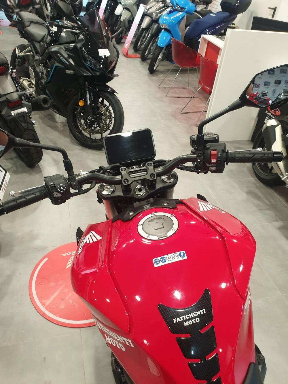 Honda CB 1000 Hornet (2025 - 26) (4)