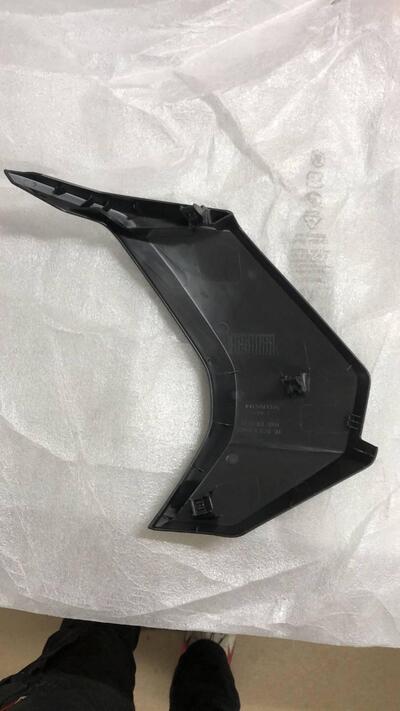 COVER LATERALE CARENA HONDA ADV 350 CODICE 64503K