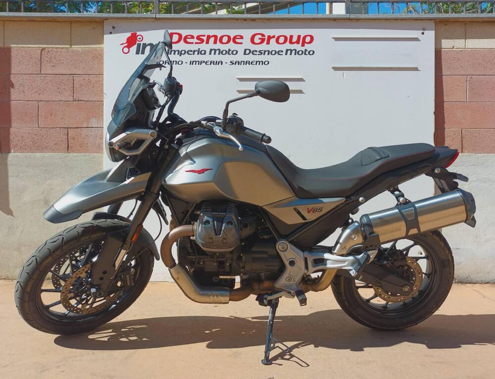 Moto Guzzi V85 Strada (2024 - 26) (2)