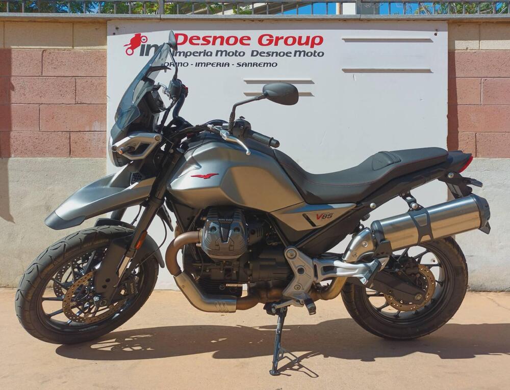 Moto Guzzi V85 Strada (2024 - 26) (2)