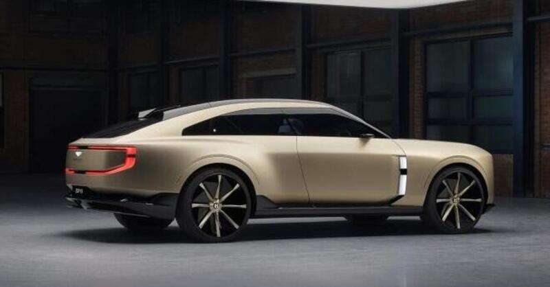 Bentley fa marcia indietro: elettrico rinviato al 2035, i clienti facoltosi preferiscono la benzina