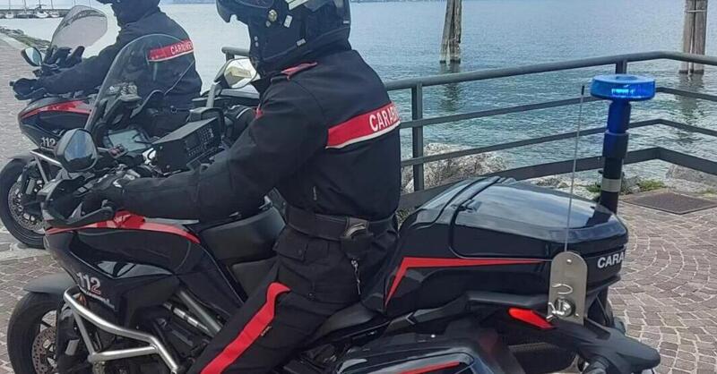 Quasi 100 patenti ritirate dalle due carabiniere motocicliste