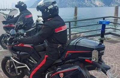 Quasi 100 patenti ritirate dalle due carabiniere motocicliste