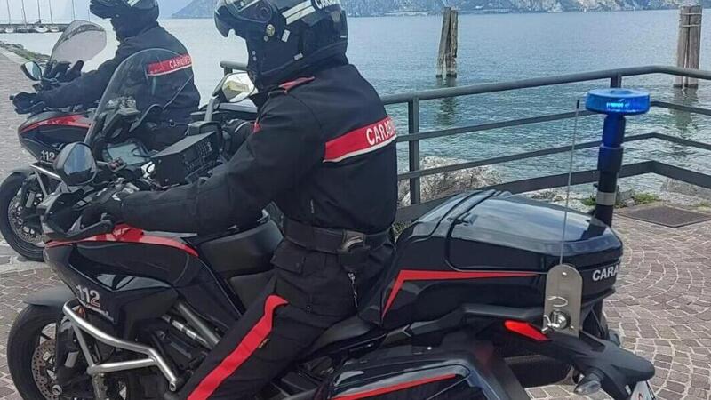 Quasi 100 patenti ritirate dalle due carabiniere motocicliste