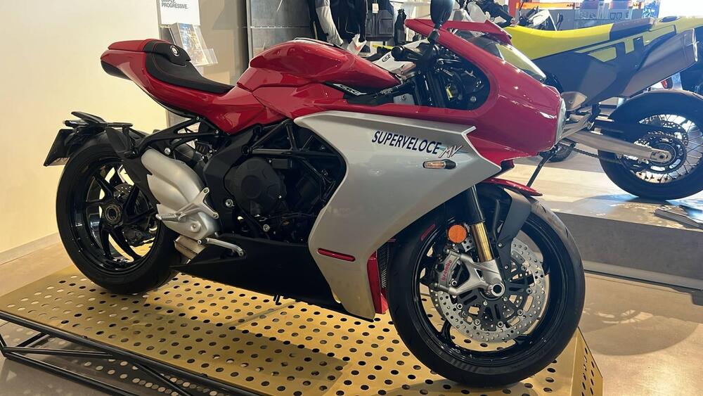 MV Agusta Superveloce 800 (2021 - 25)