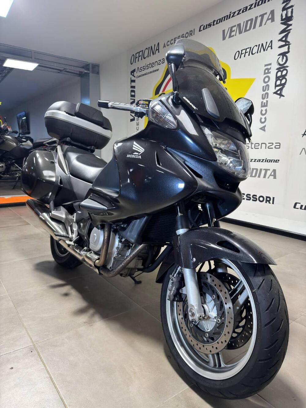 Honda Deauville 700  (2)