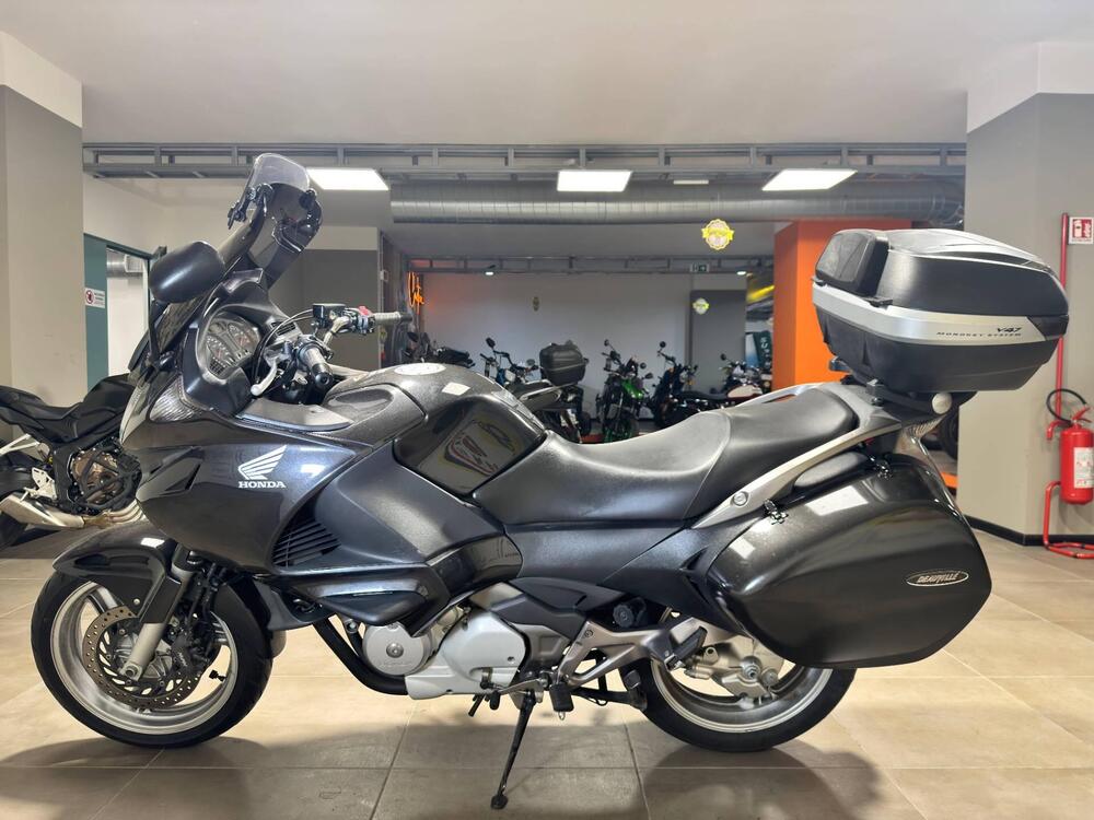 Honda Deauville 700  (4)