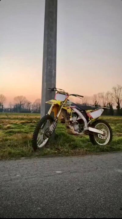 Suzuki RM 450 Z (2013) usata