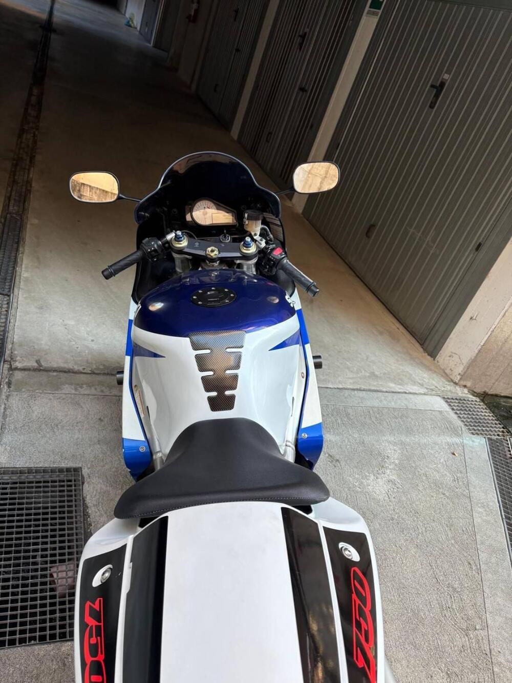 Suzuki GSX R 750 (1999 - 03) (4)