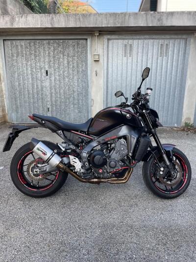 Yamaha MT-09 (2021 - 23) usata