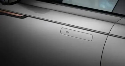 La Cina vuole vietare le maniglie elettriche a scomparsa: addio al gadget pi&ugrave; inutile delle auto moderne?