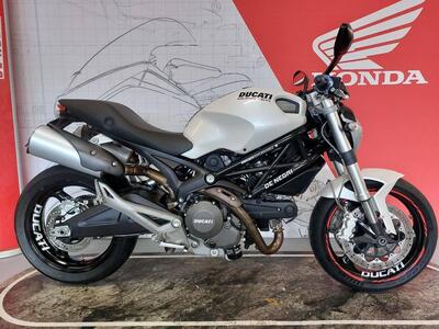 Ducati Monster 696 (2008 - 13) usata