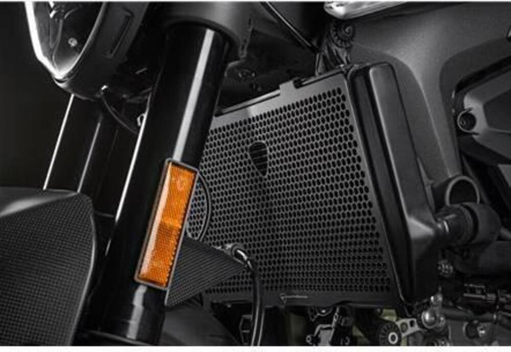 Griglia protettiva in alluminio per radiatore acqu Ducati (2)