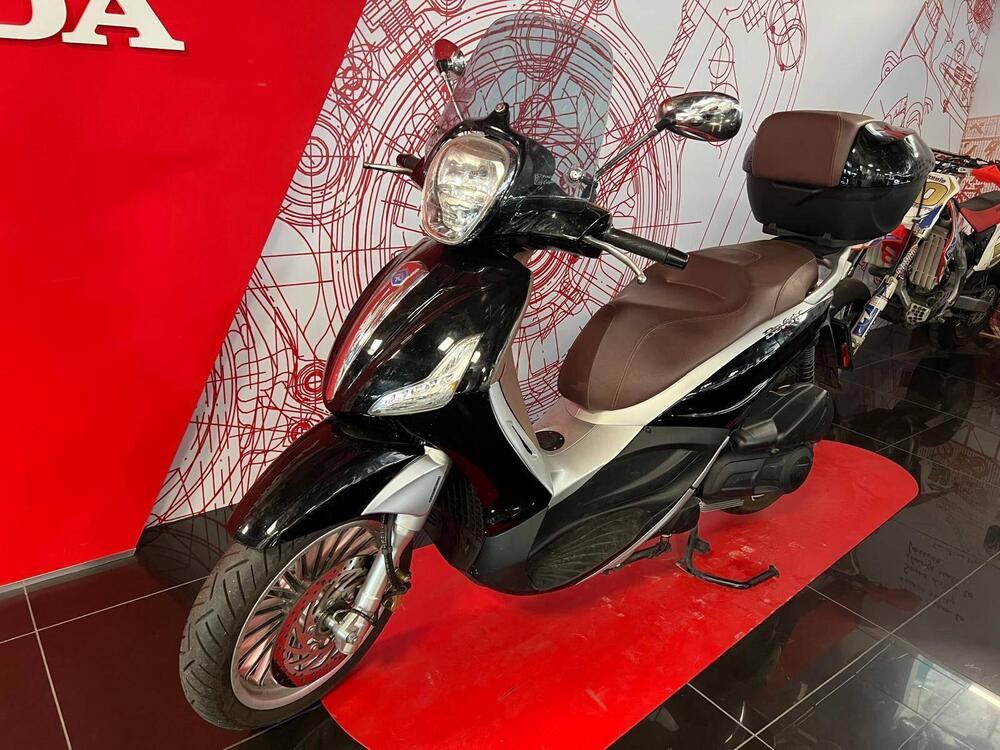 Piaggio Beverly 300 i.e. ABS-ASR (2016 - 20) (5)