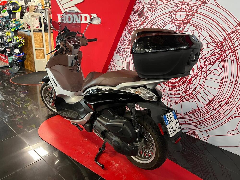 Piaggio Beverly 300 i.e. ABS-ASR (2016 - 20) (6)