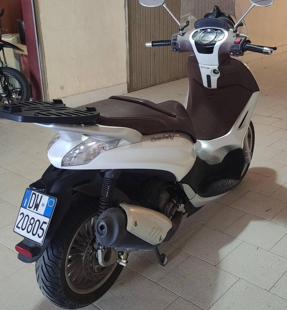 Piaggio Beverly 300 i.e. (2010 - 16) (4)