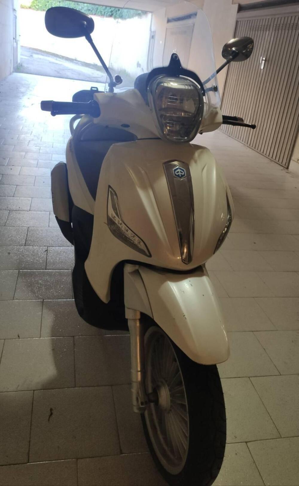 Piaggio Beverly 300 i.e. (2010 - 16) (2)