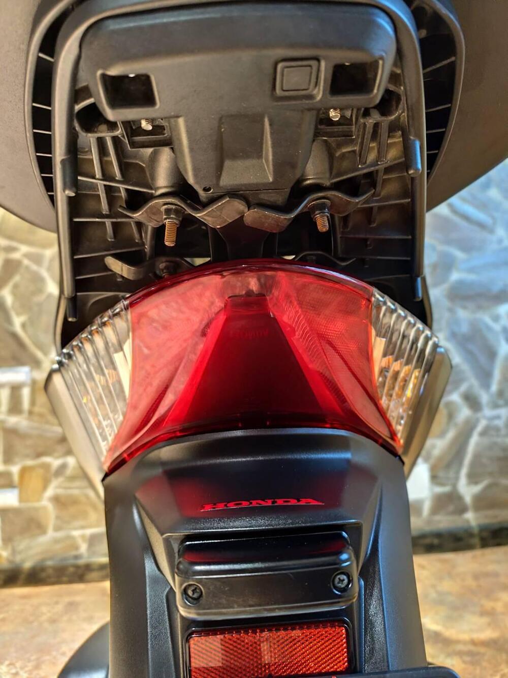 Honda SH 300 i Sport ABS (2018 - 20) (18)