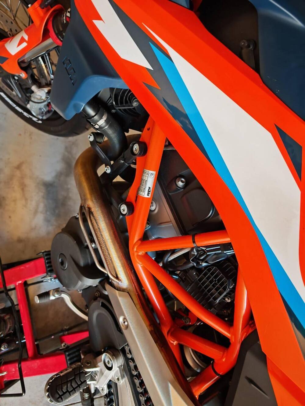KTM 690 SMC R (2023 - 25) (8)