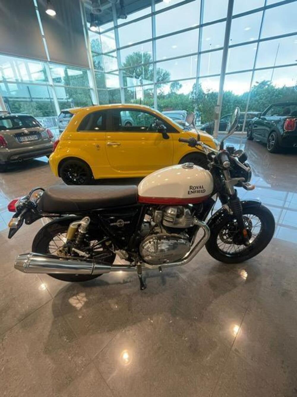 Royal Enfield Interceptor 650 (2021 - 26) (4)