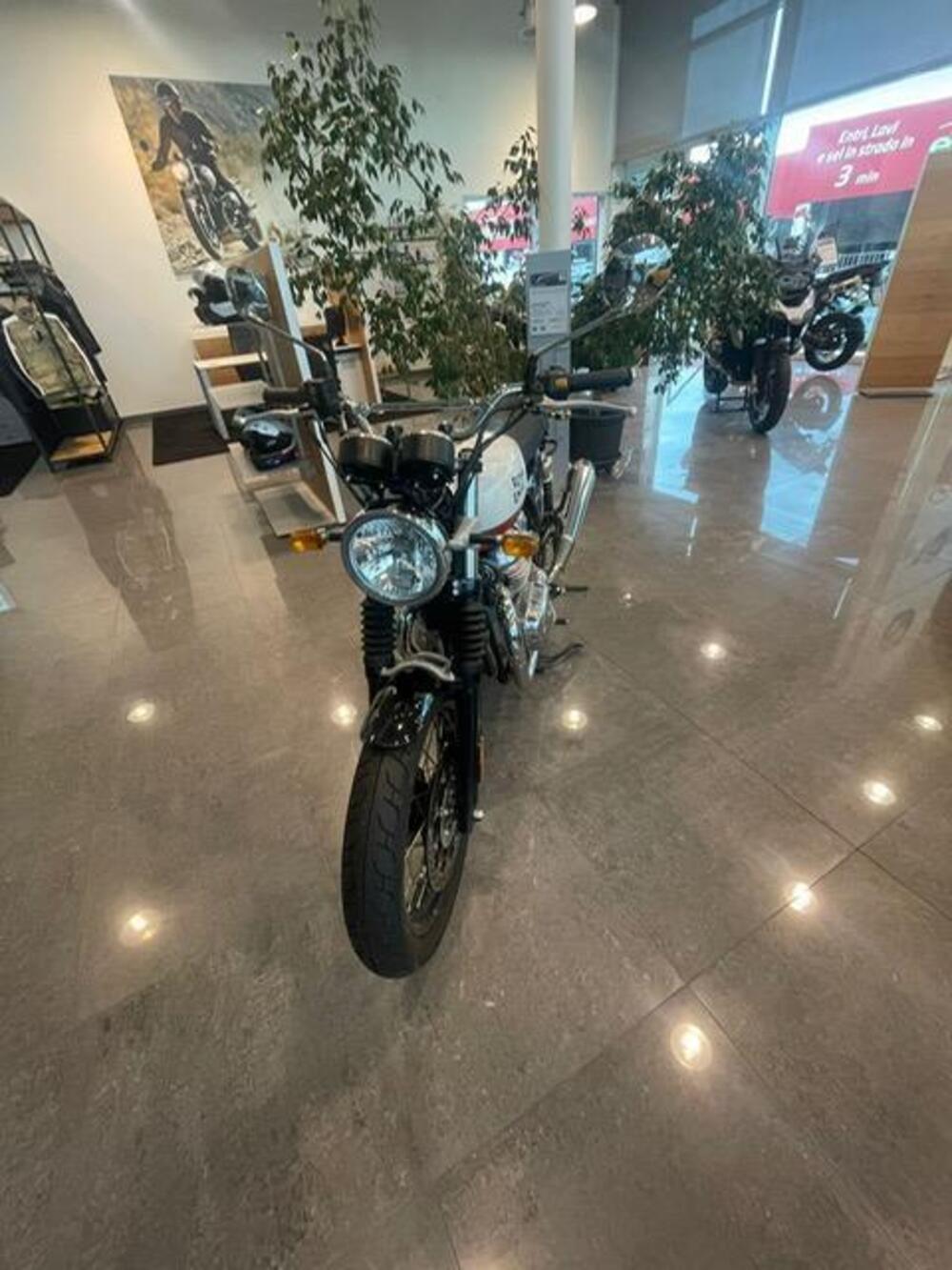 Royal Enfield Interceptor 650 (2021 - 26) (3)