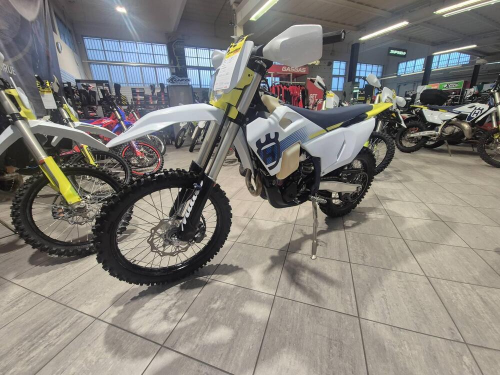 Husqvarna FE 250 (2025) (3)
