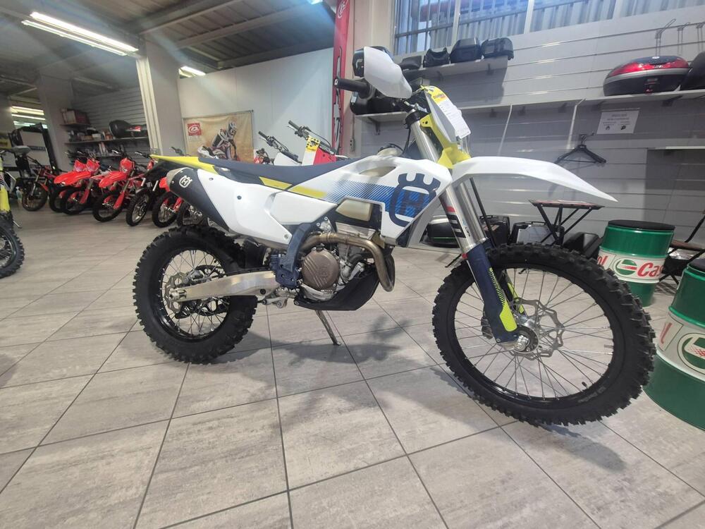 Husqvarna FE 250 (2024) (3)