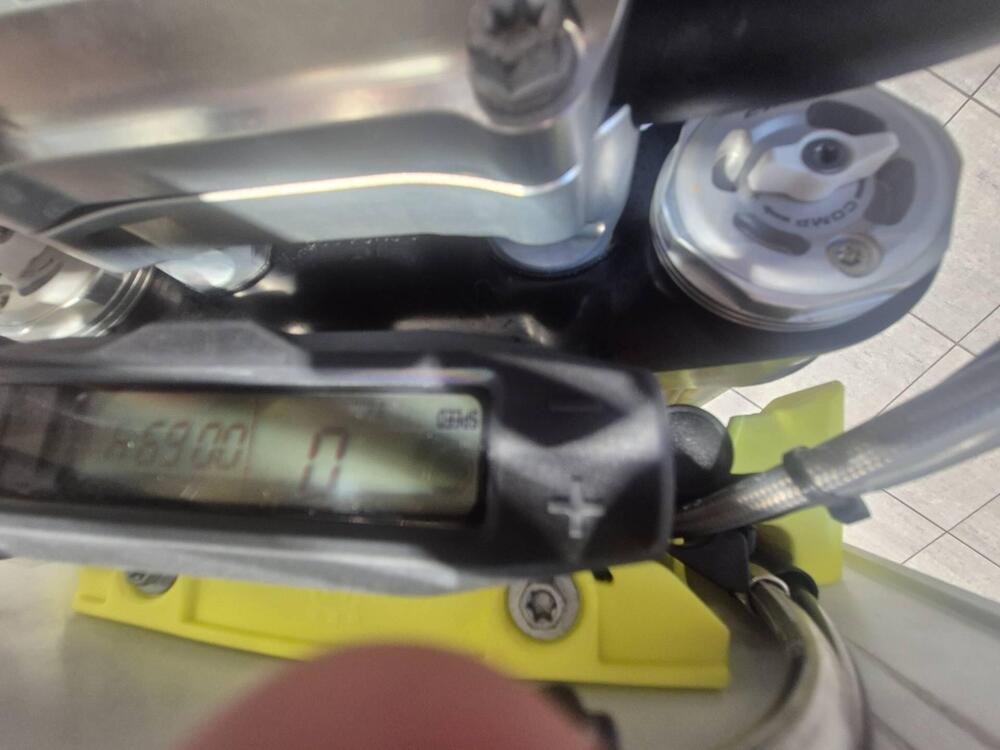 Husqvarna FE 250 (2024) (6)