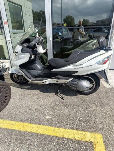 Suzuki Burgman AN 400 (2008 - 13) usata