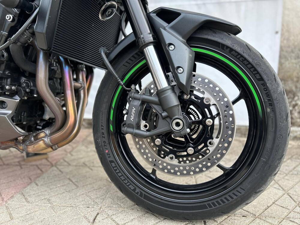 Kawasaki Z 900 (2025 - 26) (7)