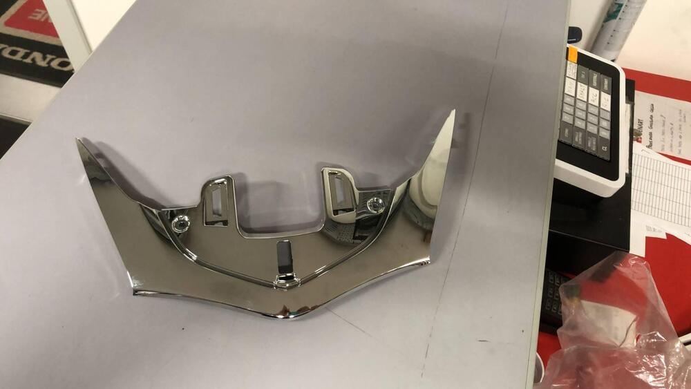PUNTALE SCUDO CROMATO PER HONDA SH 125 E 150 CODIC