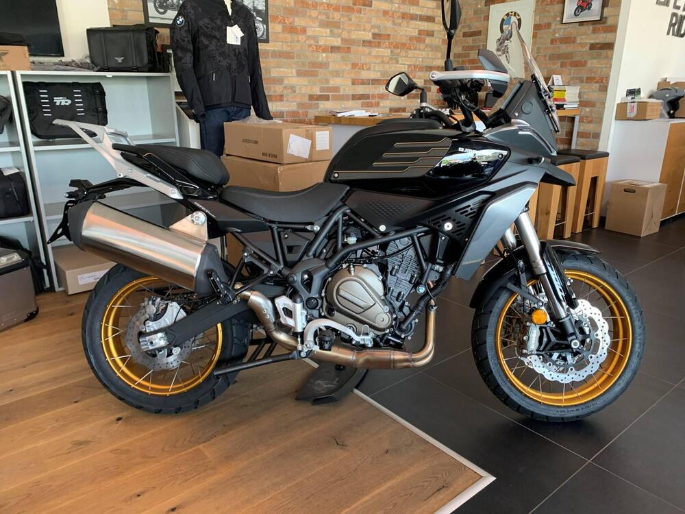 QJ Motor SRT 700 X (2024 - 25)