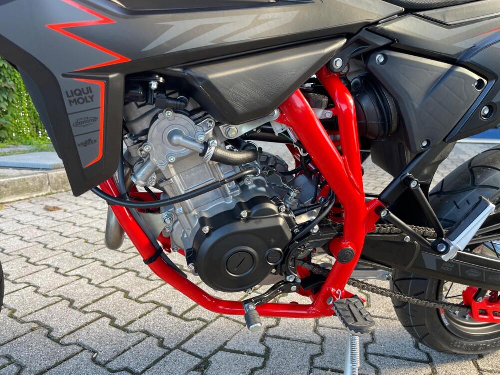 Betamotor RR 125 4T Motard R (2025 - 26) (3)