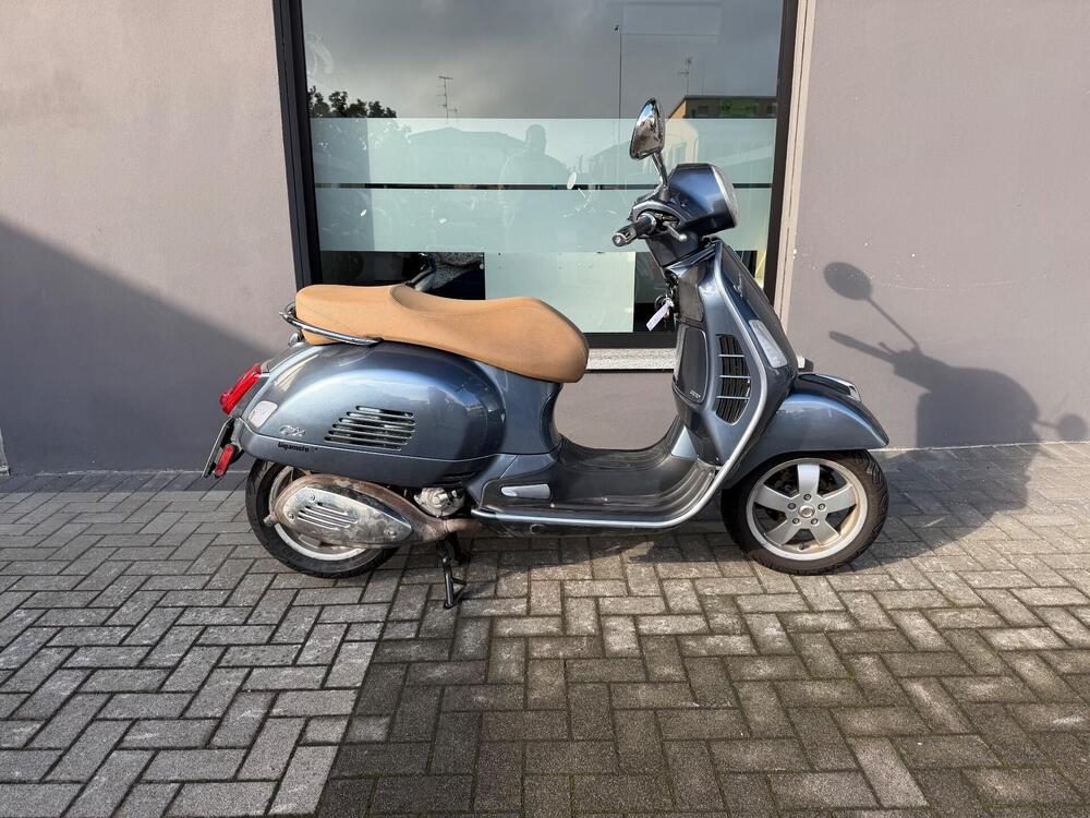Vespa GTS 300 (2017 - 18)