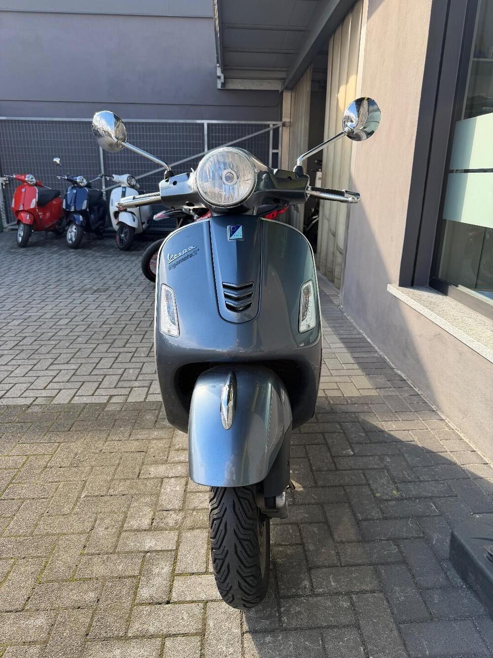 Vespa GTS 300 (2017 - 18) (3)