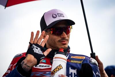 SBK 2025. Vierge in Yamaha. Oliveira vicino alla BMW