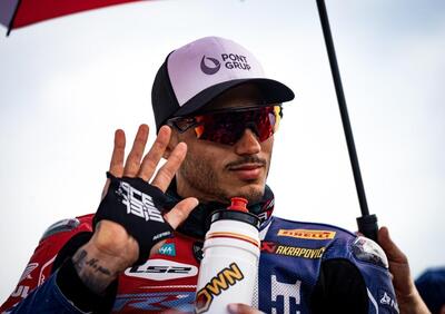 SBK 2025. Vierge in Yamaha. Oliveira vicino alla BMW