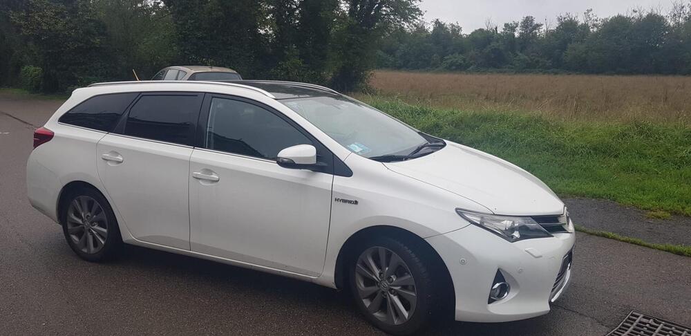 Toyota Auris Station Wagon usata a Varese (4)